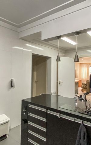 Casa à venda com 249m², 3 quartos e 8 vagas Casa à venda com 249m², 3 quartos e 8 vagasCozinha