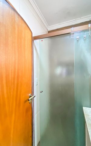 Casa à venda com 249m², 3 quartos e 8 vagas Casa à venda com 249m², 3 quartos e 8 vagasBanheiro