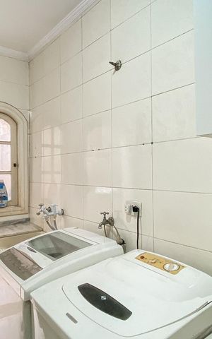 Casa à venda com 249m², 3 quartos e 8 vagas Casa à venda com 249m², 3 quartos e 8 vagasÁrea de Serviço