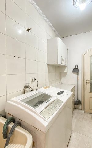 Casa à venda com 249m², 3 quartos e 8 vagas Casa à venda com 249m², 3 quartos e 8 vagasÁrea de Serviço