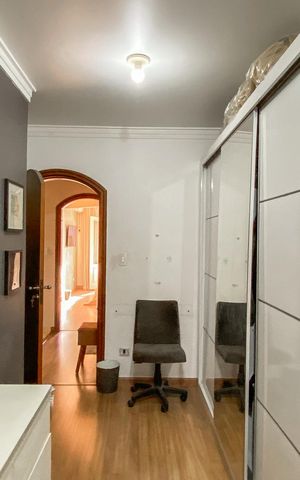 Casa à venda com 249m², 3 quartos e 8 vagas Casa à venda com 249m², 3 quartos e 8 vagasQuarto 2