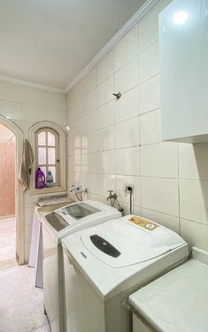 Casa à venda com 249m², 3 quartos e 8 vagas Casa à venda com 249m², 3 quartos e 8 vagasÁrea de Serviço