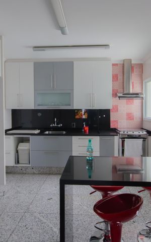 Apartamento à venda com 133m², 3 quartos e 3 vagas Apartamento à venda com 133m², 3 quartos e 3 vagasCozinha