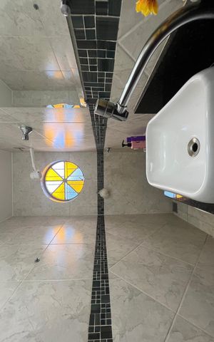 Casa à venda com 90m², 2 quartos e 1 vaga Casa à venda com 90m², 2 quartos e 1 vagaBanheiro Social