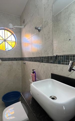 Casa à venda com 90m², 2 quartos e 1 vaga Casa à venda com 90m², 2 quartos e 1 vagaBanheiro Social