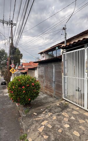 Casa à venda com 90m², 2 quartos e 1 vaga Casa à venda com 90m², 2 quartos e 1 vagaFachada