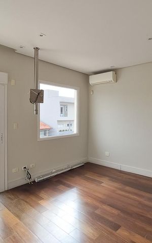 Casa para alugar com 360m², 3 quartos e 6 vagas Casa para alugar com 360m², 3 quartos e 6 vagasSuíte 2