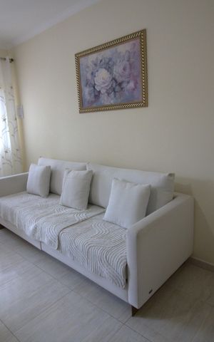 Casa à venda com 255m², 2 quartos e 2 vagas Casa à venda com 255m², 2 quartos e 2 vagasSala