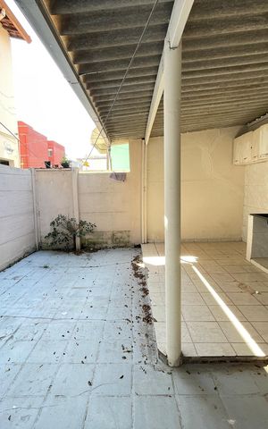 Casa à venda com 255m², 2 quartos e 2 vagas