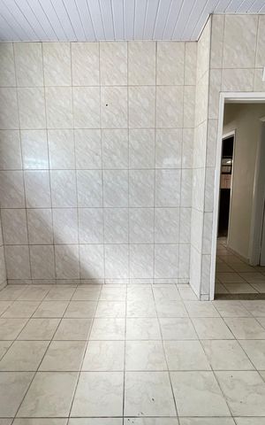 Casa à venda com 255m², 2 quartos e 2 vagas