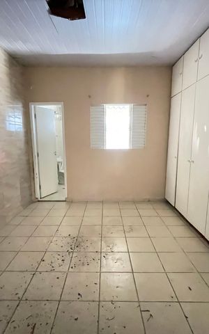 Casa à venda com 255m², 2 quartos e 2 vagas