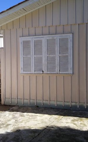 Casa à venda com 128m², 4 quartos e 3 vagas Casa à venda com 128m², 4 quartos e 3 vagasÁrea externa