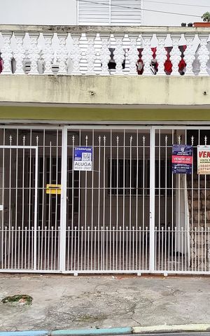 Casa para alugar com 130m², 3 quartos e sem vaga Casa para alugar com 130m², 3 quartos e sem vagaFachada + Placa
