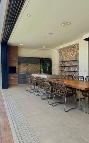 Casa de condomínio à venda com 721m², 4 quartos e 10 vagas