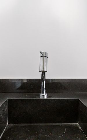 Apartamento à venda com 80m², 2 quartos e 1 vaga Apartamento à venda com 80m², 2 quartos e 1 vagaBanheiro da Suíte 2
