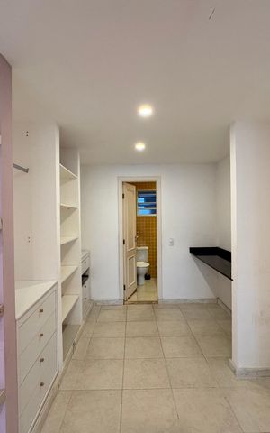 Casa de condomínio para alugar com 420m², 4 quartos e 2 vagas Casa de condomínio para alugar com 420m², 4 quartos e 2 vagasSuíte 2 - Closet