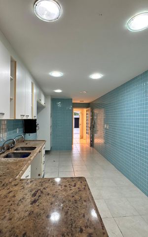 Casa de condomínio para alugar com 420m², 4 quartos e 2 vagas Casa de condomínio para alugar com 420m², 4 quartos e 2 vagasCozinha