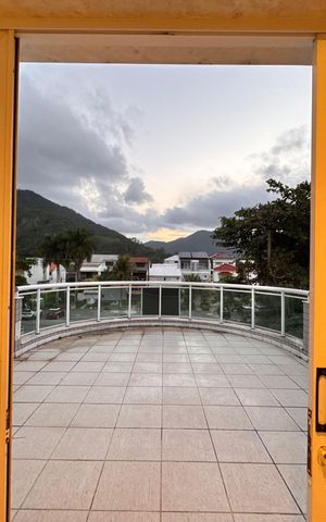 Casa de condomínio para alugar com 420m², 4 quartos e 2 vagas Casa de condomínio para alugar com 420m², 4 quartos e 2 vagasTerraço
