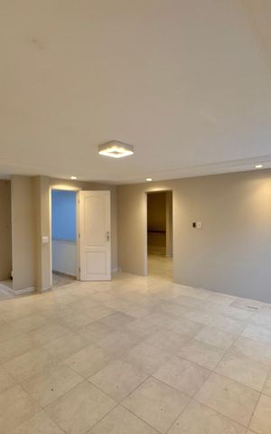 Casa de condomínio para alugar com 420m², 4 quartos e 2 vagas Casa de condomínio para alugar com 420m², 4 quartos e 2 vagasSalão