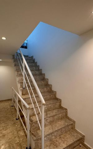Casa de condomínio para alugar com 420m², 4 quartos e 2 vagas Casa de condomínio para alugar com 420m², 4 quartos e 2 vagasLavabo