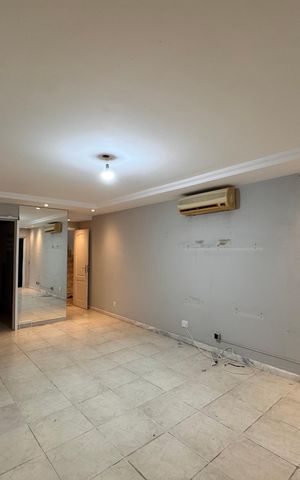 Casa de condomínio para alugar com 420m², 4 quartos e 2 vagas Casa de condomínio para alugar com 420m², 4 quartos e 2 vagasSuíte 1