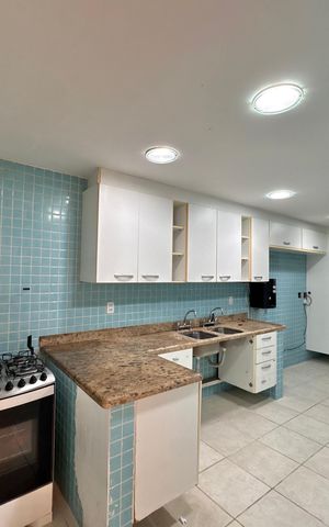 Casa de condomínio para alugar com 420m², 4 quartos e 2 vagas Casa de condomínio para alugar com 420m², 4 quartos e 2 vagasCozinha
