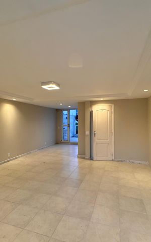 Casa de condomínio para alugar com 420m², 4 quartos e 2 vagas Casa de condomínio para alugar com 420m², 4 quartos e 2 vagasSalão