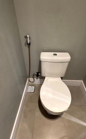 Casa de condomínio para alugar com 420m², 4 quartos e 2 vagas Casa de condomínio para alugar com 420m², 4 quartos e 2 vagasLavabo
