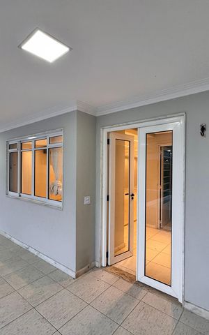 Casa de condomínio para alugar com 420m², 4 quartos e 2 vagas Casa de condomínio para alugar com 420m², 4 quartos e 2 vagasÁrea externa