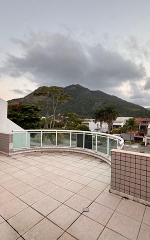 Casa de condomínio para alugar com 420m², 4 quartos e 2 vagas Casa de condomínio para alugar com 420m², 4 quartos e 2 vagasTerraço