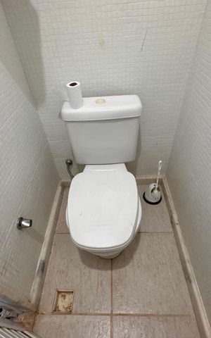 Casa de condomínio para alugar com 420m², 4 quartos e 2 vagas Casa de condomínio para alugar com 420m², 4 quartos e 2 vagasÁrea de Serviço - Banheiro