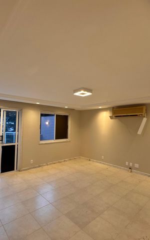 Casa de condomínio para alugar com 420m², 4 quartos e 2 vagas Casa de condomínio para alugar com 420m², 4 quartos e 2 vagasSalão