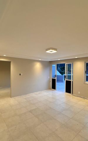 Casa de condomínio para alugar com 420m², 4 quartos e 2 vagas Casa de condomínio para alugar com 420m², 4 quartos e 2 vagasSalão