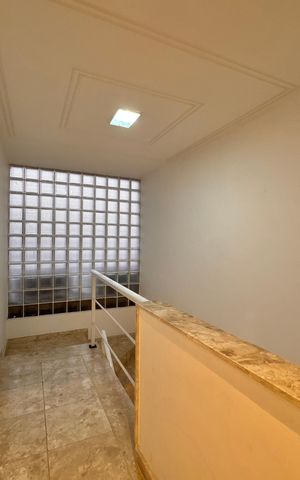 Casa de condomínio para alugar com 420m², 4 quartos e 2 vagas Casa de condomínio para alugar com 420m², 4 quartos e 2 vagasCorredor