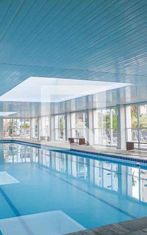 Apartamento à venda com 155m², 3 quartos e 3 vagas Apartamento à venda com 155m², 3 quartos e 3 vagasÁrea comum - Piscina