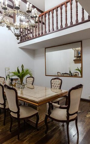 Casa à venda com 480m², 5 quartos e 5 vagas Casa à venda com 480m², 5 quartos e 5 vagasSala de Jantar