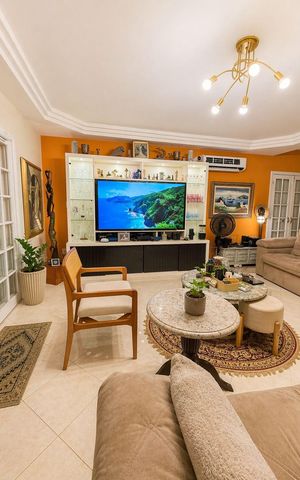 Casa de condomínio à venda com 353m², 3 quartos e 1 vagaSala