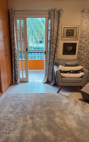 Casa de condomínio à venda com 353m², 3 quartos e 1 vagaQuarto