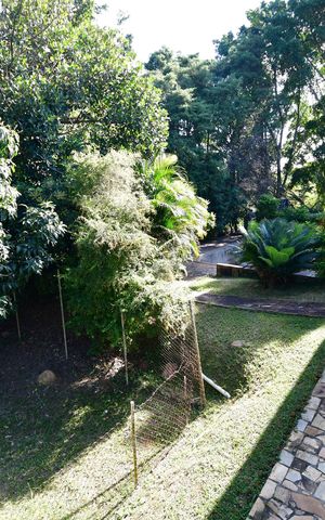 Casa à venda com 160m², 3 quartos e 5 vagasQuintal / Jardim