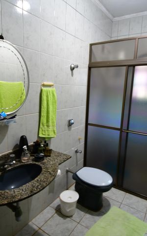 Casa à venda com 160m², 3 quartos e 5 vagasBanheiro Social