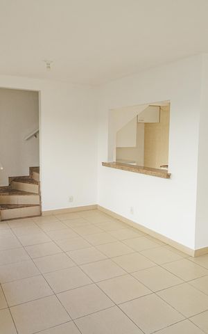 Casa de condomínio à venda com 70m², 2 quartos e 1 vaga Casa de condomínio à venda com 70m², 2 quartos e 1 vagaSala