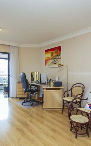 Apartamento à venda com 422m², 4 quartos e 4 vagas Apartamento à venda com 422m², 4 quartos e 4 vagasQuarto 5
