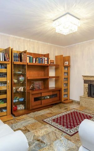 Apartamento à venda com 422m², 4 quartos e 4 vagas Apartamento à venda com 422m², 4 quartos e 4 vagasSala