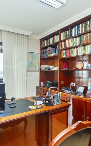 Apartamento à venda com 422m², 4 quartos e 4 vagas Apartamento à venda com 422m², 4 quartos e 4 vagasEscritório
