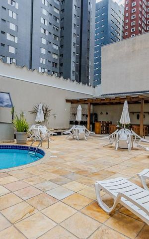 Apartamento à venda com 422m², 4 quartos e 4 vagas Apartamento à venda com 422m², 4 quartos e 4 vagasÁrea comum - Piscina