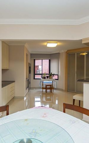 Apartamento à venda com 422m², 4 quartos e 4 vagas Apartamento à venda com 422m², 4 quartos e 4 vagasCozinha