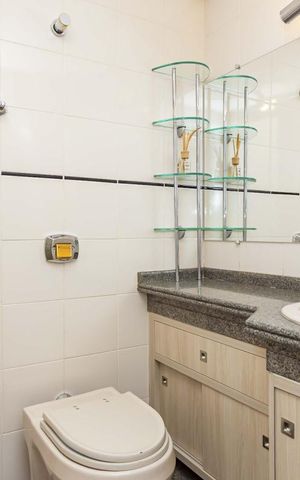 Apartamento à venda com 422m², 4 quartos e 4 vagas Apartamento à venda com 422m², 4 quartos e 4 vagasBanheiro Social