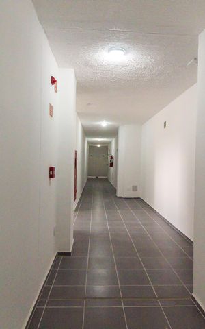 Apartamento à venda com 43m², 2 quartos e sem vaga Apartamento à venda com 43m², 2 quartos e sem vagaHall