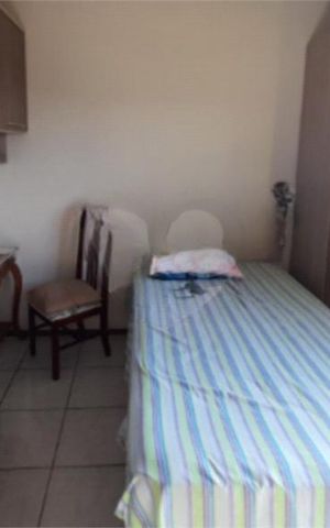 Casa à venda com 230m², 2 quartos e 1 vaga