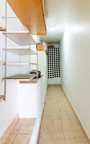 Casa à venda com 221m², 2 quartos e 2 vagas Casa à venda com 221m², 2 quartos e 2 vagasÁrea comum